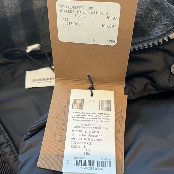 Burberry Detachable Sleeve Puffer Jacket in Black, Size Small - Picture 7 of 9